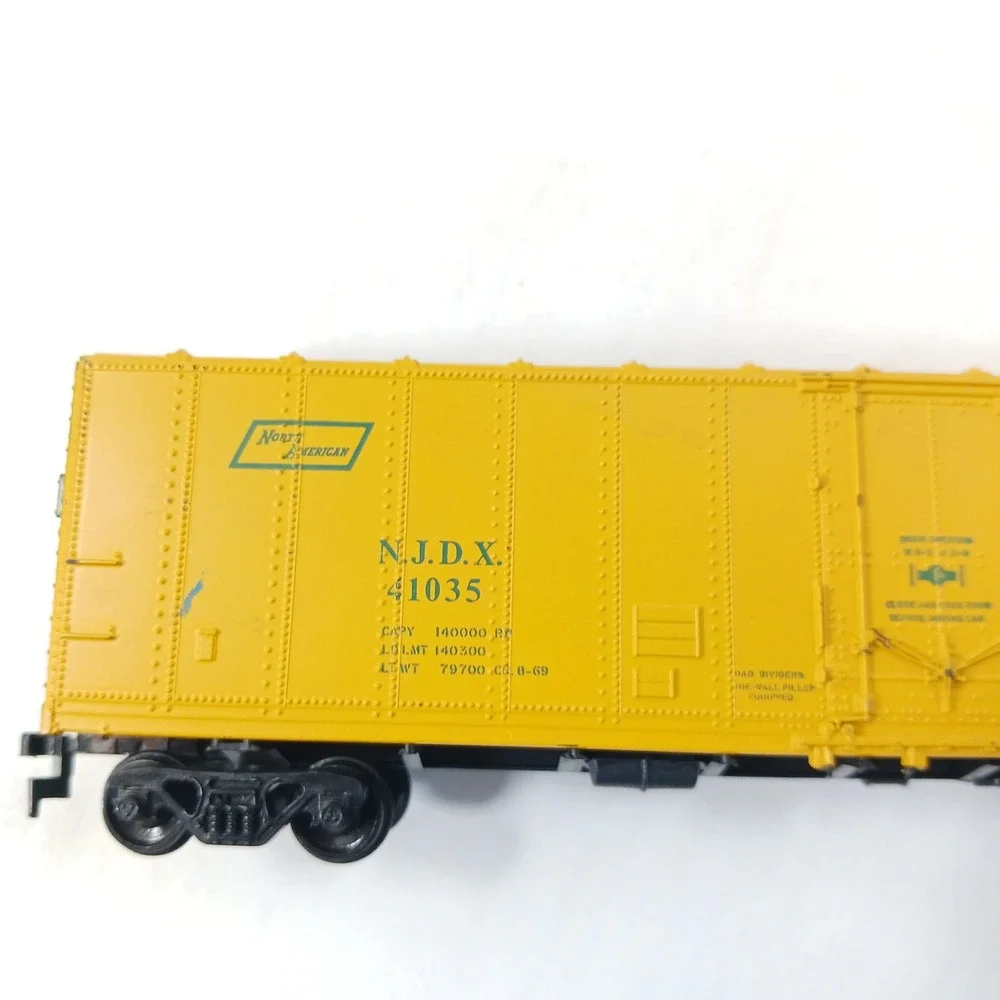 Jersey Central Lines HO Scale Boxcar NJDX 41035 Yellow Green Model Train Car